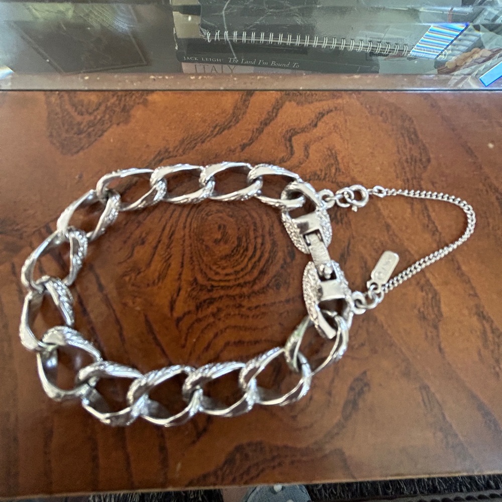 Vintage signed Monet silver tone link bracelet W/detachable safety chain